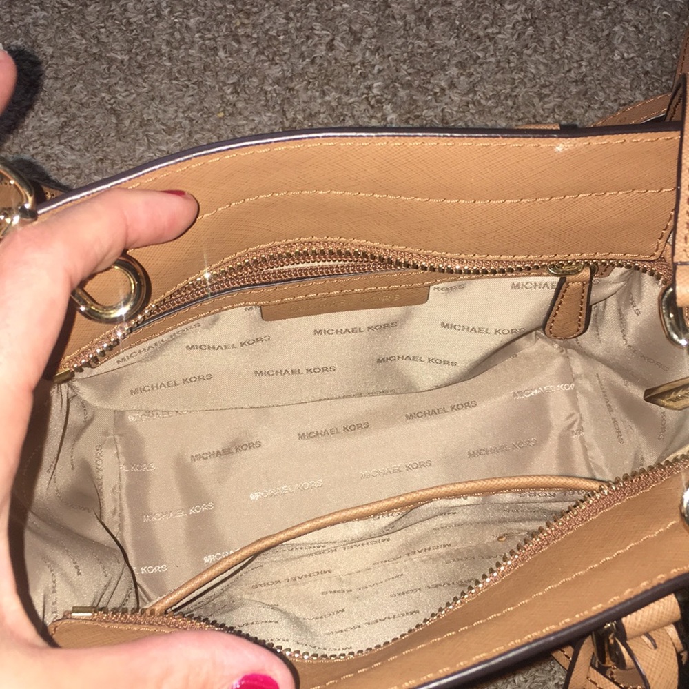 Handbag - Picture 3 of 6